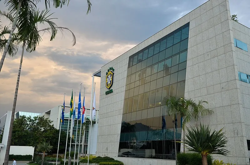 CBF veta jogos do Brasileirão em estádios sem impedimento semiautomático
