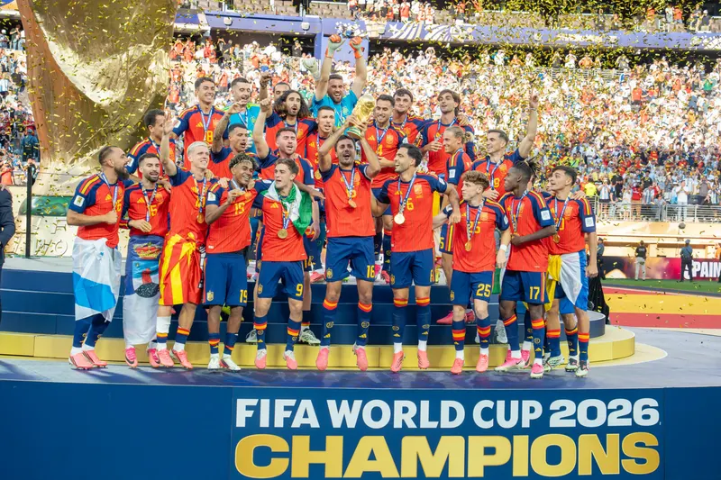 Espanha campeã da Copa do Mundo 2026: taça chega a Madri e a cidade tem dia de festa