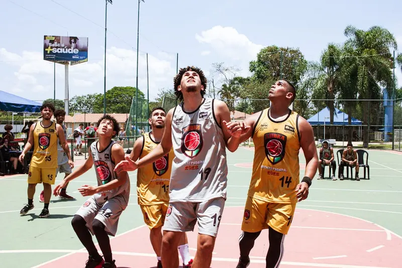 Oscar Schmidt: do Santos ao Corinthians, uma vida entre basquete e futebol