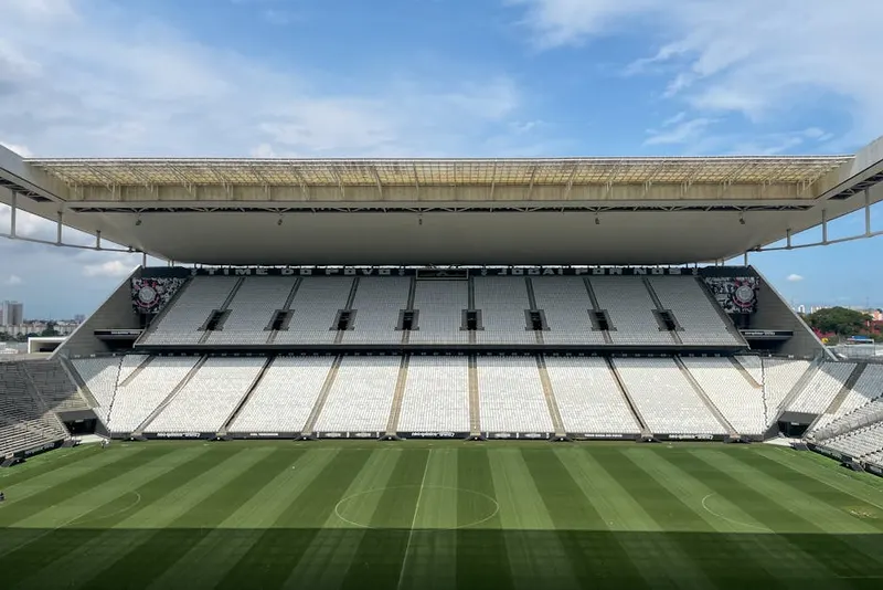 Textor propõe ‘SAF/Social 2.0’ e quer ficar no Botafogo de vez